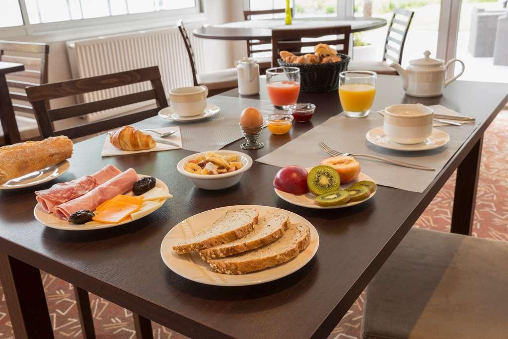 Hotel Du Golf Saint-Laurent Ploemel Servis gambar