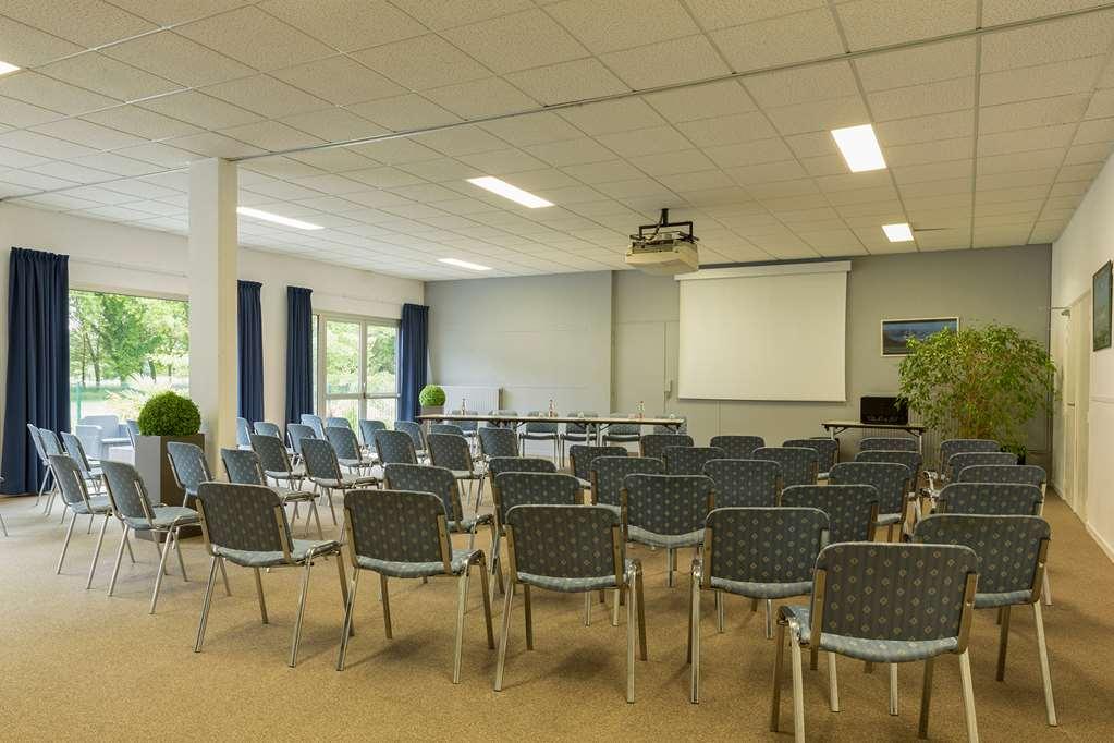 Hotel Du Golf Saint-Laurent Ploemel Servis gambar