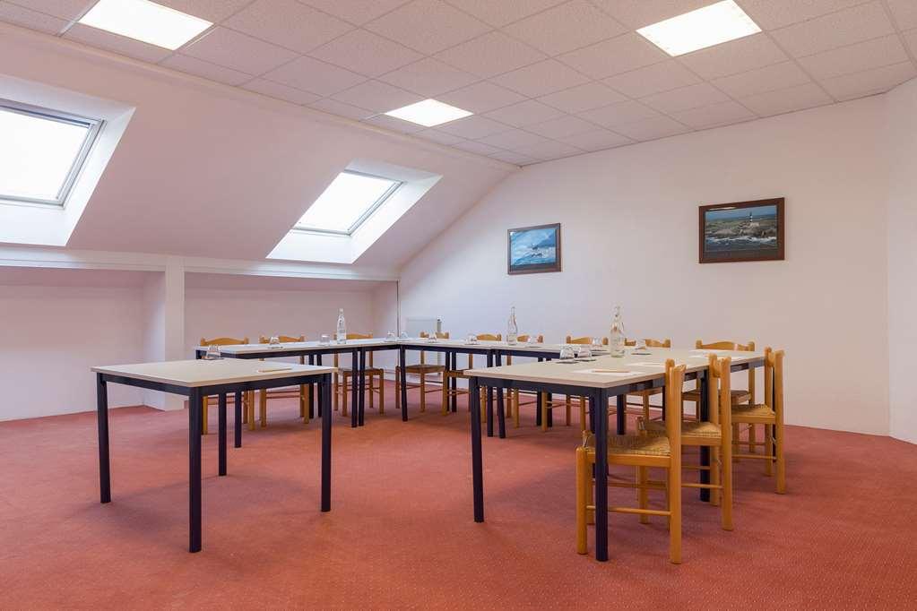 Hotel Du Golf Saint-Laurent Ploemel Servis gambar