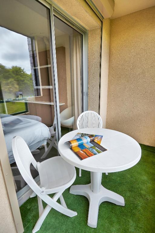 Hotel Du Golf Saint-Laurent Ploemel Bilik gambar